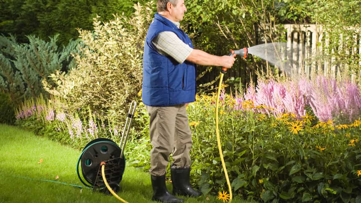 The Best Garden Hoses In Canada 2021 – Review & Guide