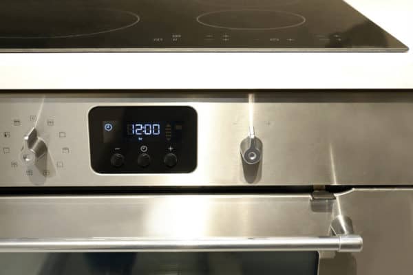 10 Best Electric Ranges In Canada 2021 – Review & Guide
